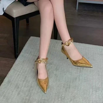 Луксозен дамски обувки от висок клас с високи токчета, характерни за ежедневието на фини обувки на тънък ток на веригата на ниски обувки, дамски обувки 2023, новост